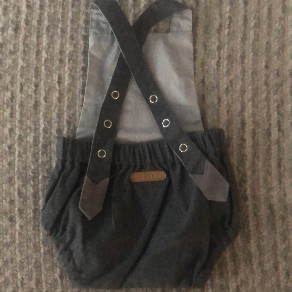 MomK shortie overalls/ new never worn